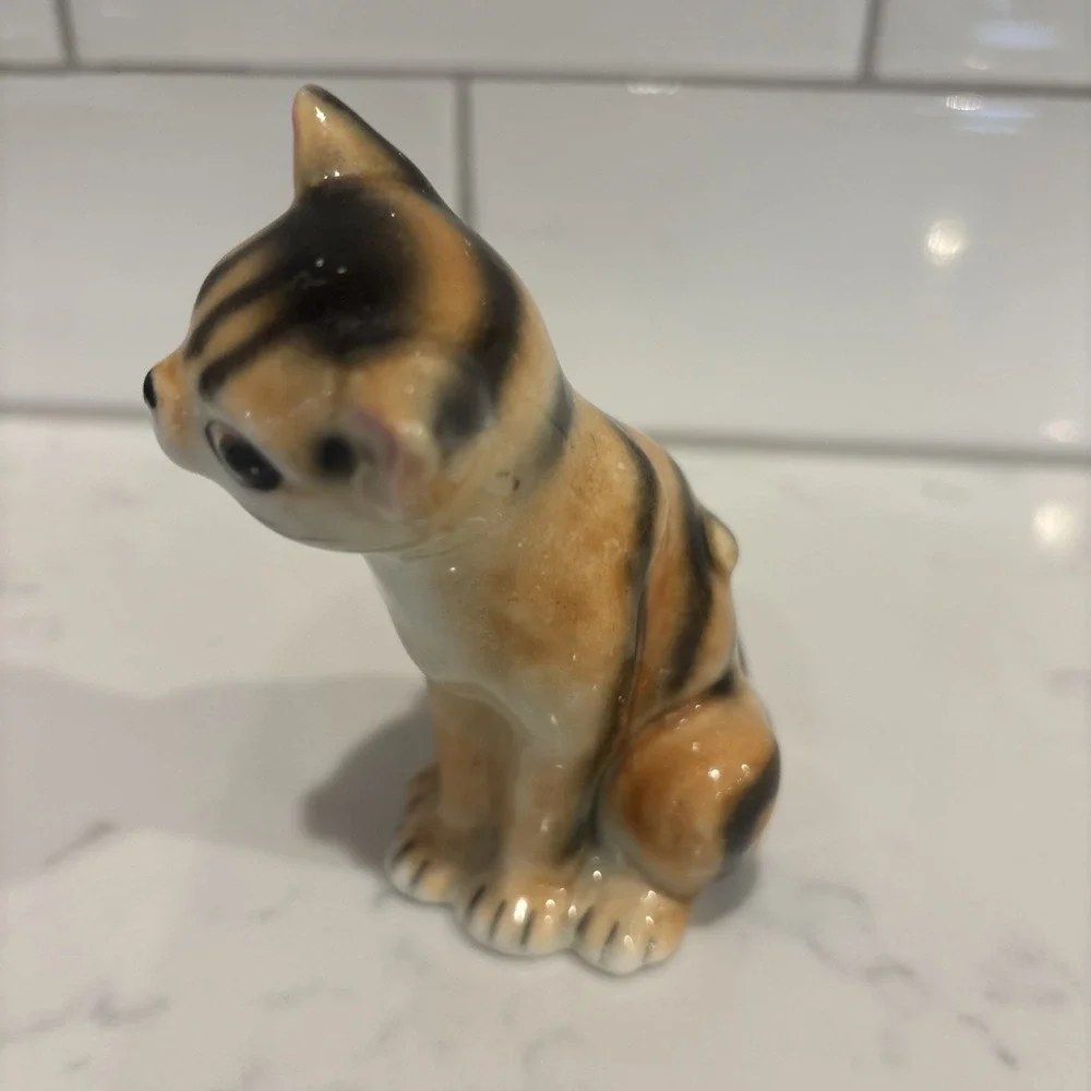 VTG Hand Painted Sitting Cat Figure Porcelain Orange Tiger Calico Tabby‎ Kitten